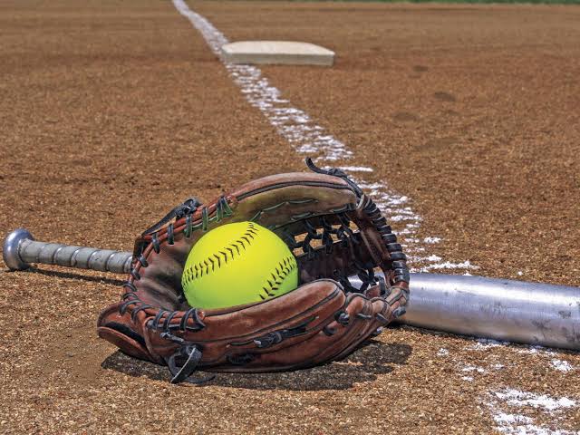 9 teams for National Softball Championships