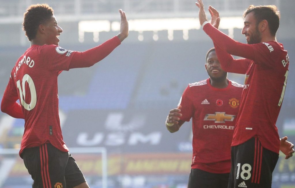 Manchester United ease pressure on Solskjaer with win at Everton