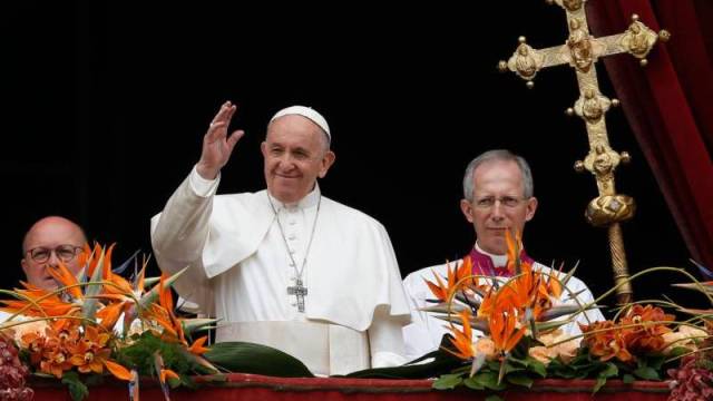 Pope dedicates Easter Monday prayer to elderly, sick