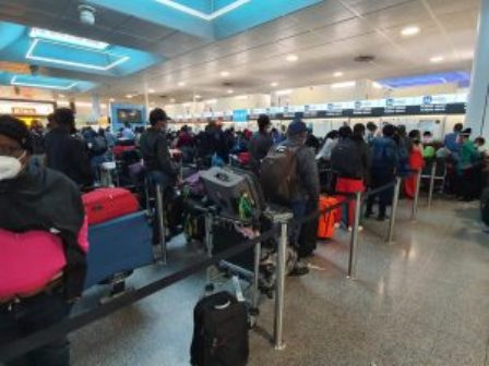 FG evacuates 895 Nigerians from UK, Dubai