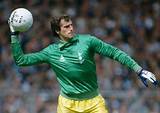 Former England goalkeeper Clemence dies at 72