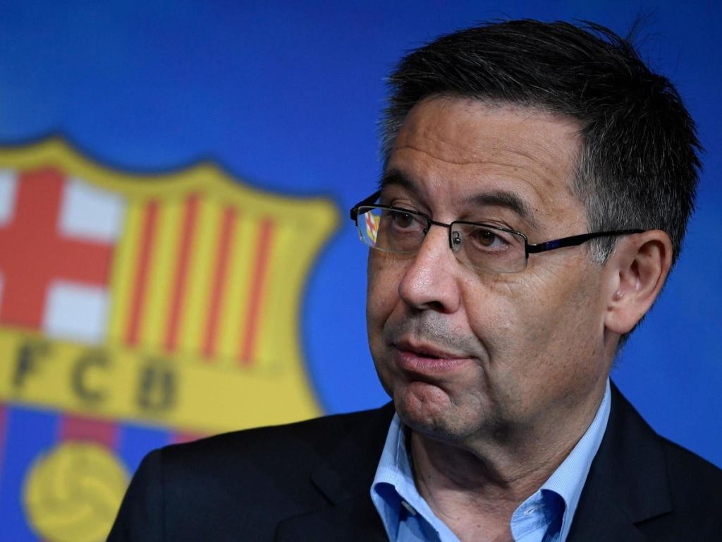 FC Barcelona president resigns, board of directors join in quitting