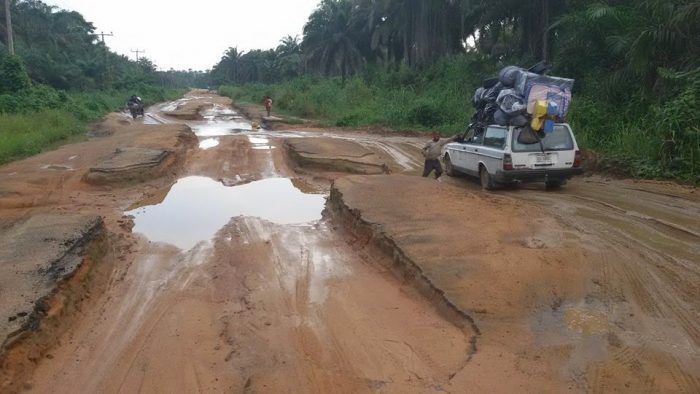 Ikpeazu issues 14-day ultimatum to contractors handling federal roads in Abia