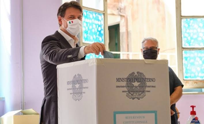 Italy votes in referendum on downsizing parliament