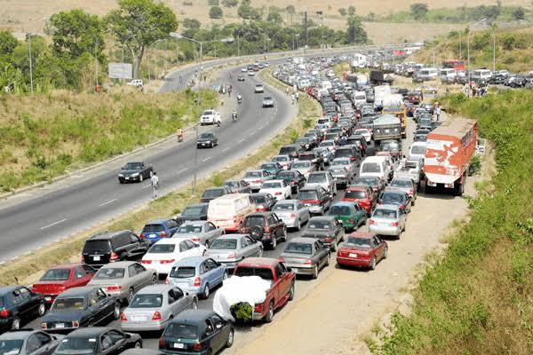 Abuja road users beg traffic officers to return to work
