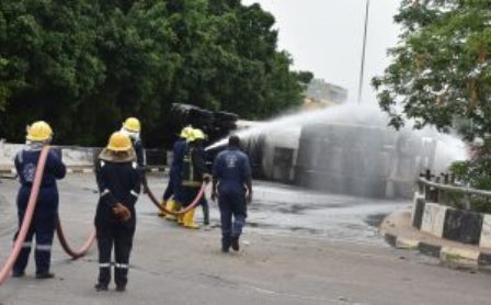 2 die, 4 injured, as gas tanker crashes in Abuja