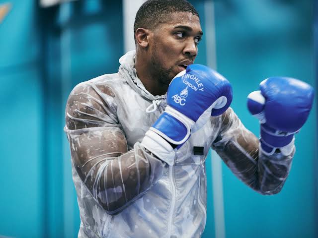 Boxing: Sports ministry hails Joshua